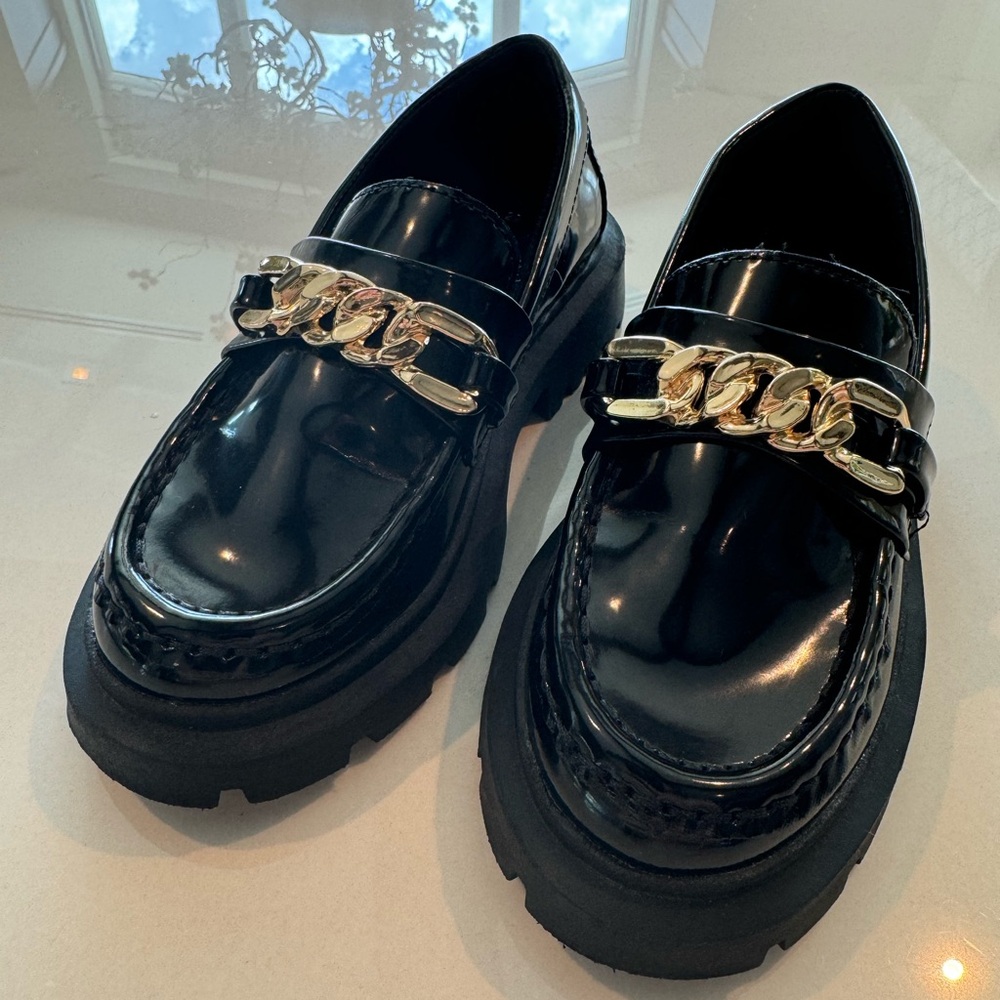 GIRLS ZARA LOAFERS / EURO SIZE 29 / NEVER WORN